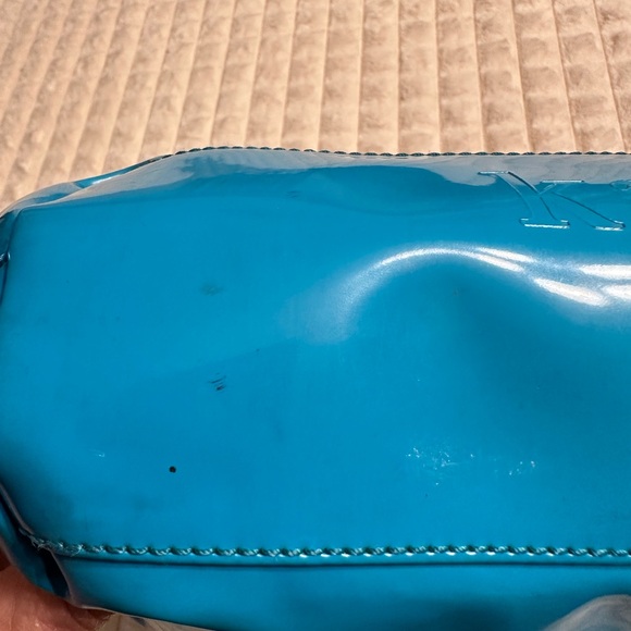 Kate Spade patent leather tote. - Picture 4 of 12